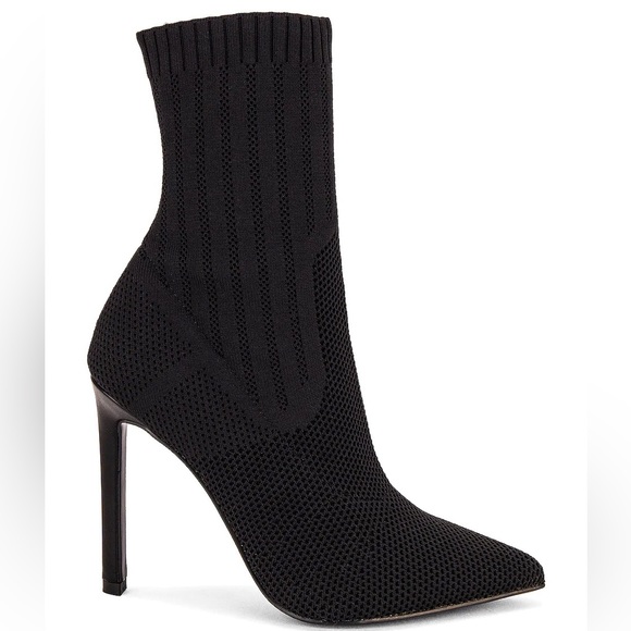 Steve Madden Shoes - Steve Madden "Discreet" Boot (Gently Used)